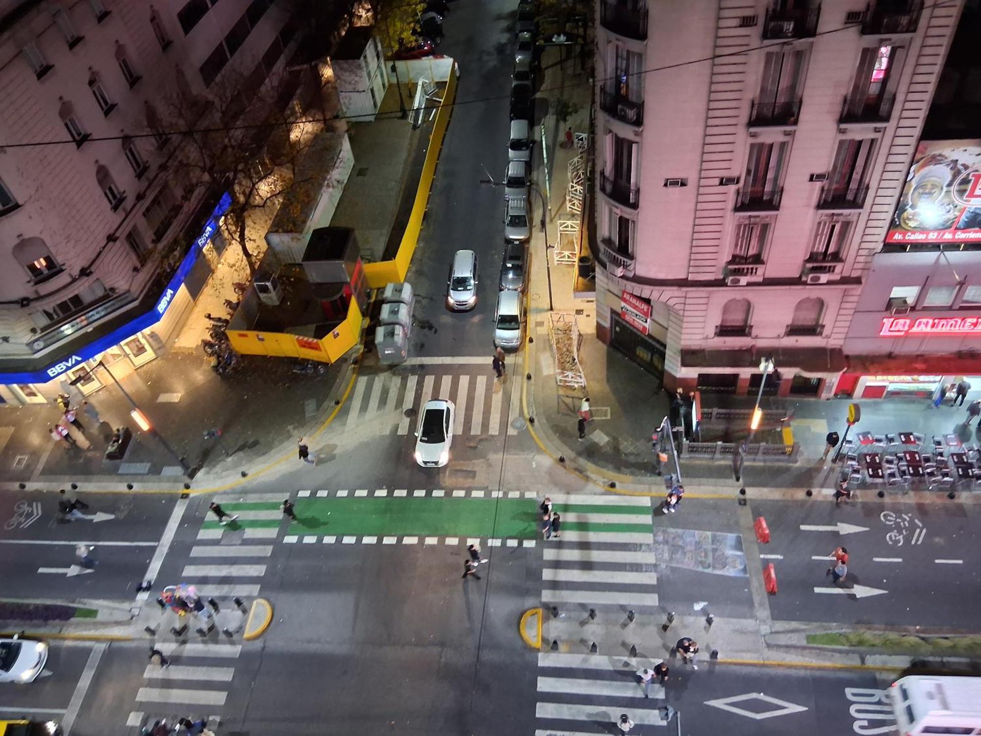 4 Ventanales Sobre La Avenida Corrientes Apartment Buenos Aires Exterior photo